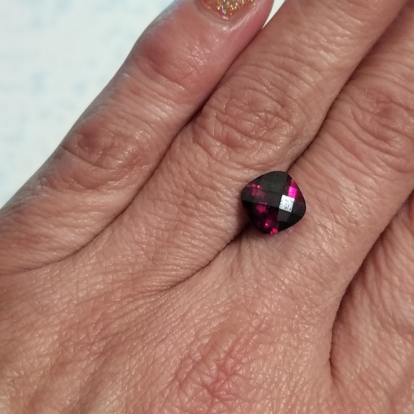 3 carat natural Rhodolite garnet checkered loose gemstone - Picture 7 of 16